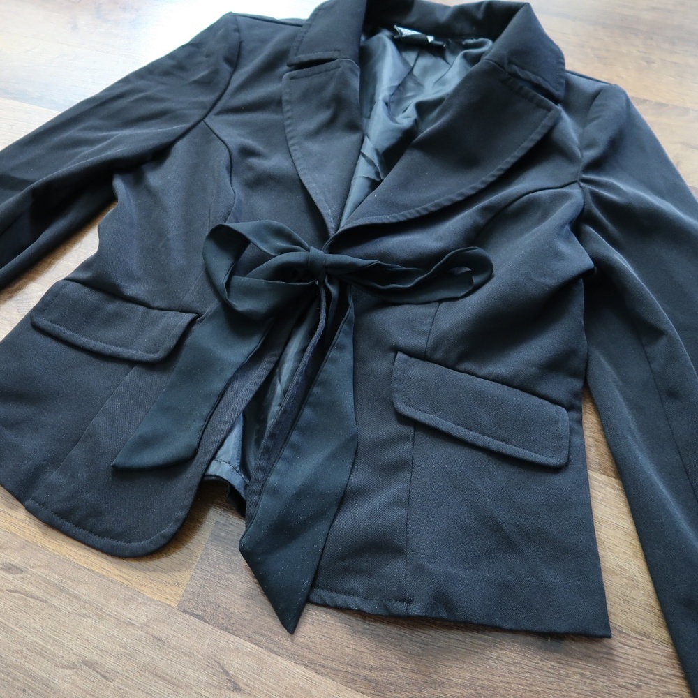 Women's size small blazer.